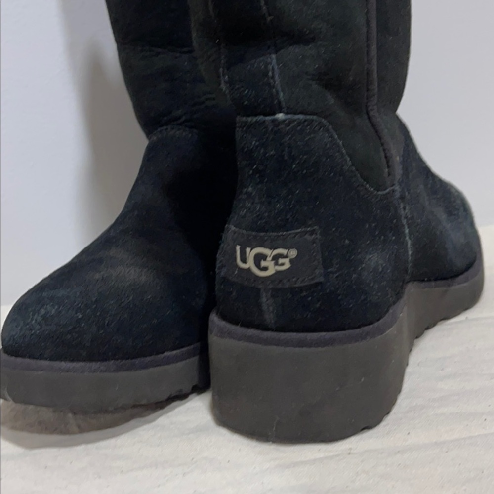 Ugg black very little wear